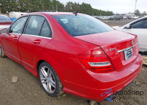 2013 Mercedes-Benz C 250 Sport из США, поврежденный, VIN WDDGF4HB8DR263550